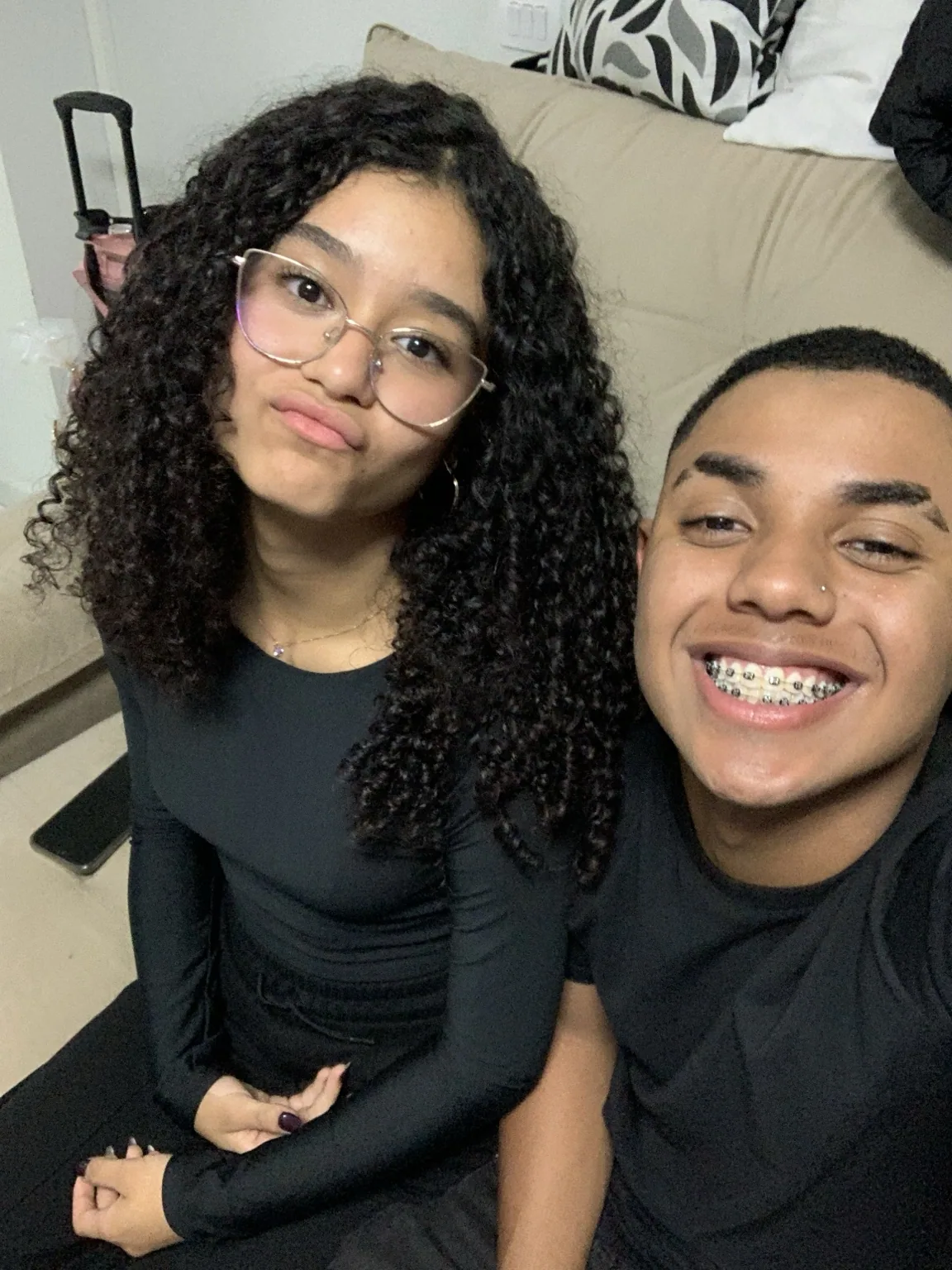 Kaique e Duda juntos sorrindo